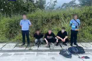 季后赛单场45+5+5！马克西成01年总决G1艾弗森后 76人队史首人