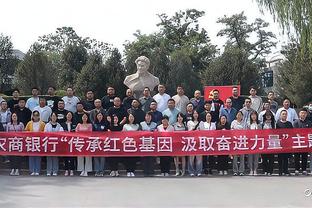 白给1分！深圳罚球 王哲林跳起干扰球 裁判给深圳+2分！