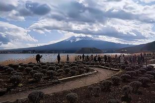 末节连得五分稳住局势！比斯利12中4拿到10分